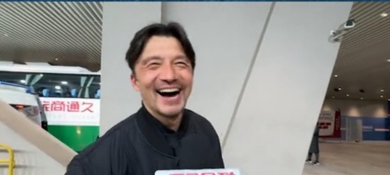 帶孩子和帶球隊(duì)哪個(gè)更累？謝暉笑言：都累，但帶孩子更累
